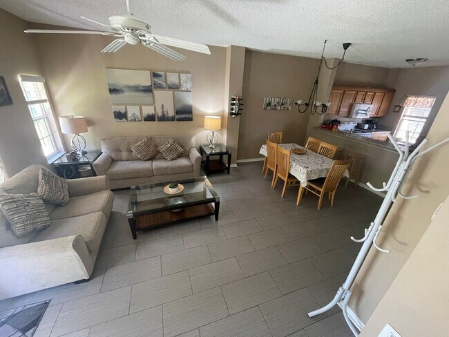 Foto del edificio - 2772 Sun Key Pl