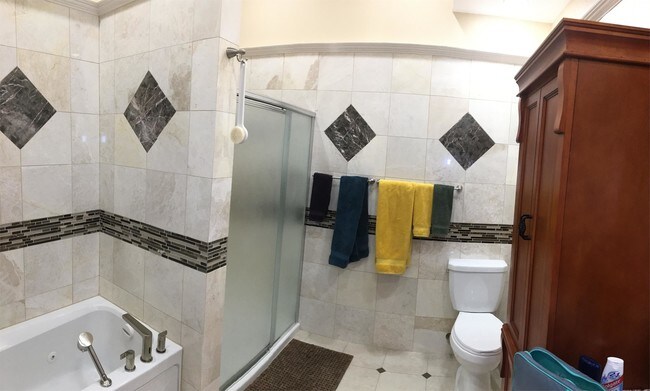 Building Photo - 134 Boylston St