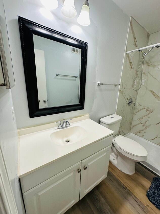Foto principal - 2425 Oxford Pl
