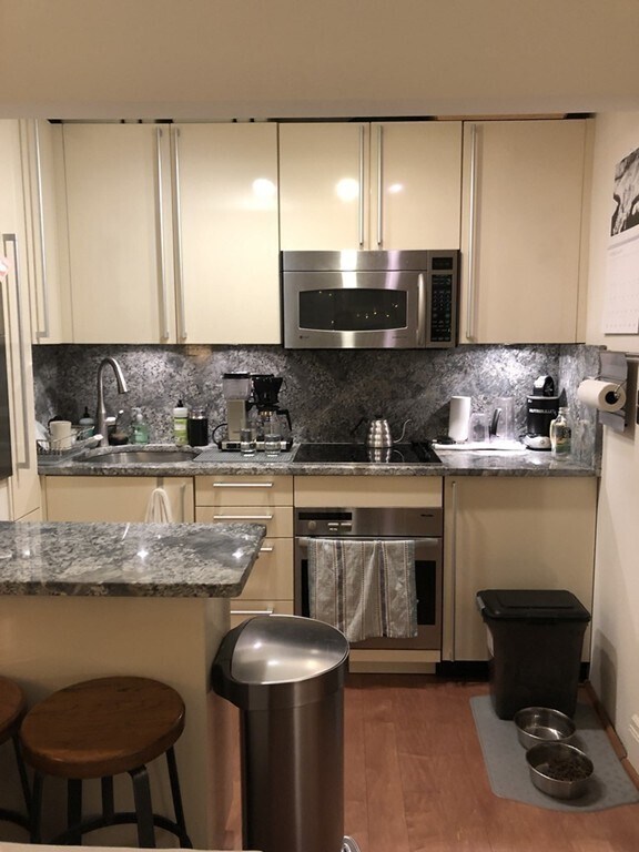 Kitchen - 21 Beacon St
