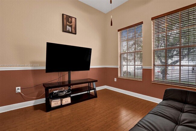 Building Photo - 5038 SW 183rd Ave