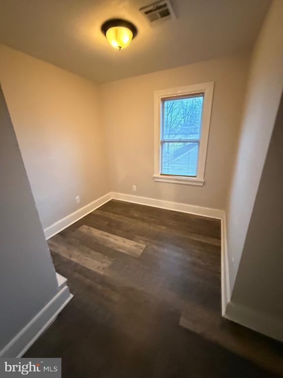 Foto del edificio - 7911 Park Ave