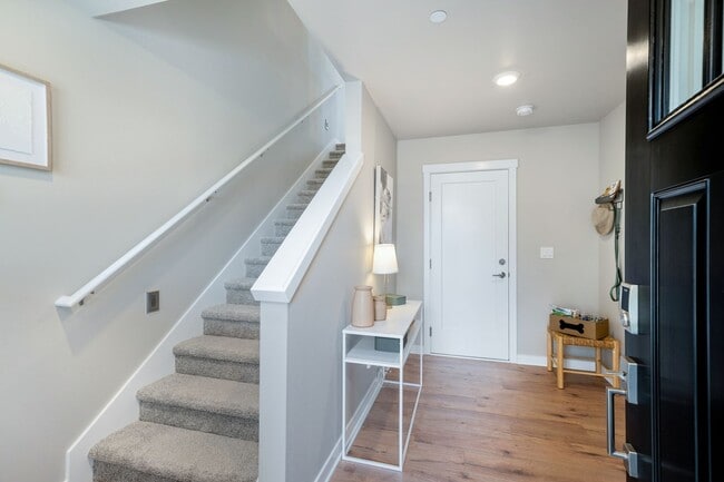 Building Photo - 4 Bed | 3.5 Bathroom | 1840 Sq Ft | $3,400