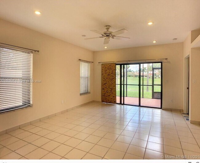 Building Photo - 701 SW 158th Terrace