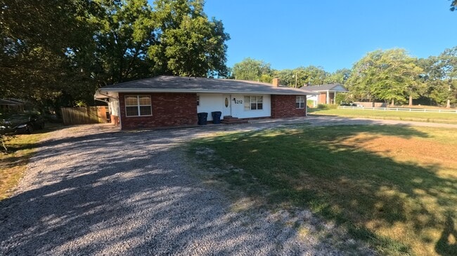 Building Photo - 6212 Free Ferry Rd
