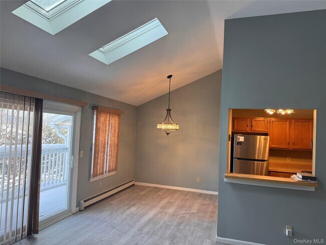 Foto del edificio - 4 Lexington Hills Rd