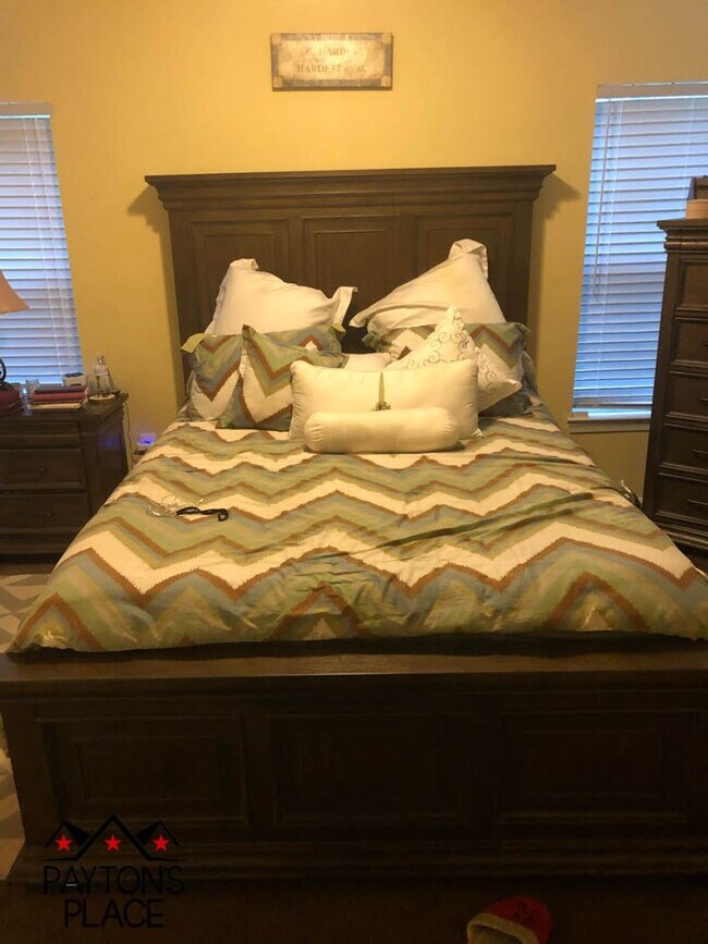 Foto del edificio - Spacious 2 Bedroom Condo with Parking in G...