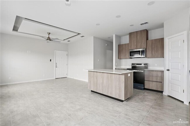 Building Photo - 402 N Alexandrite Ave