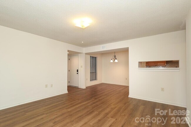 Foto del edificio - 4912 Sardis Rd