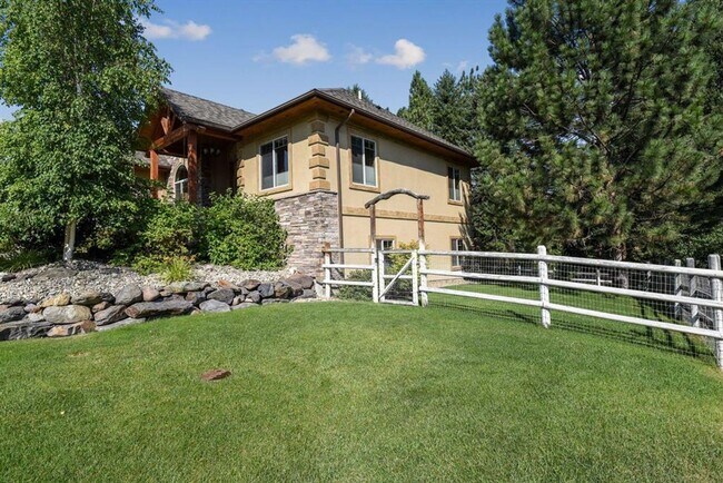 Building Photo - 10663 Coulter Pine St