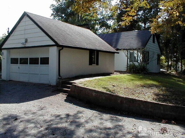 Building Photo - 3408 Timberlake Dr SW