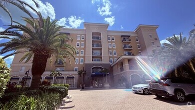 Building Photo - 1064 N Tamiami Trl