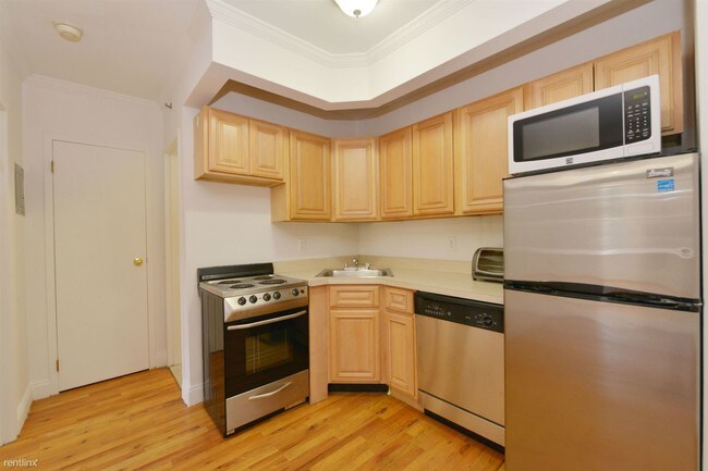 Building Photo - 145 Bleecker St