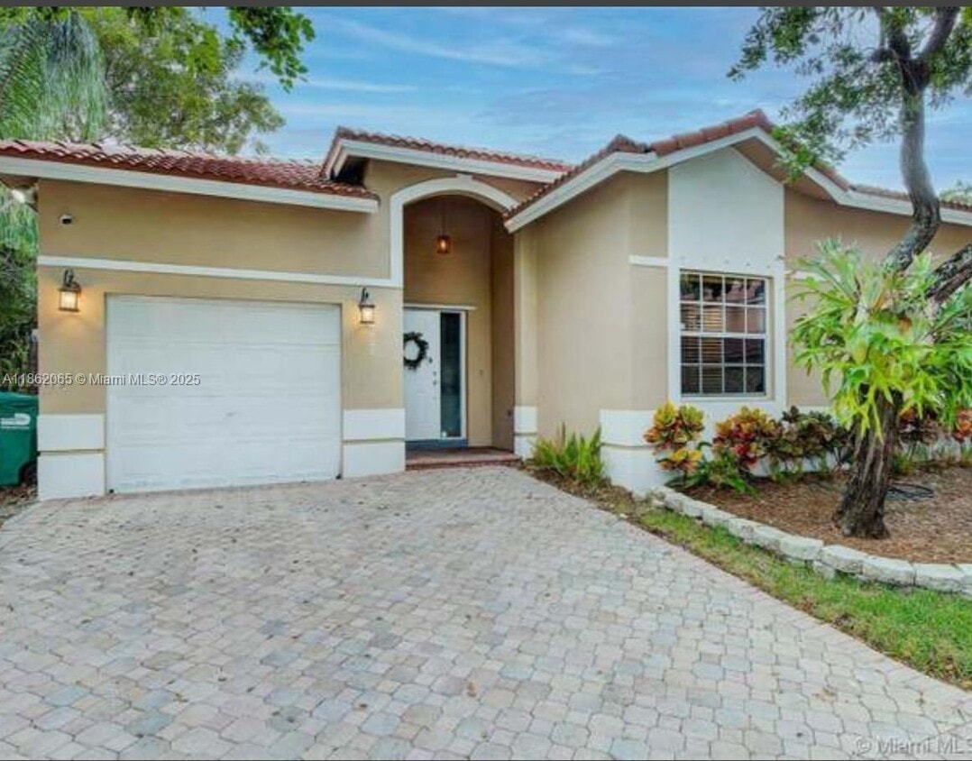 Foto principal - 9000 SW 215th Terrace