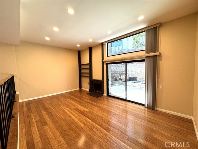 Foto del edificio - 10793 Ashton Ave