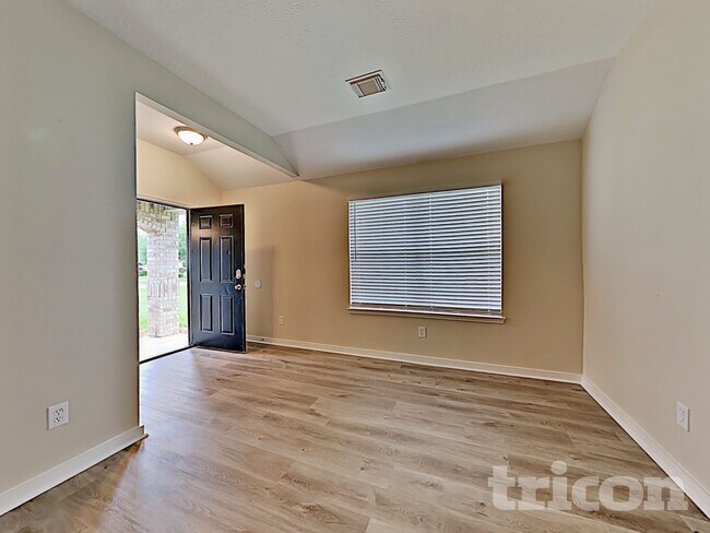 Building Photo - 16507 Lazy Ridge Rd