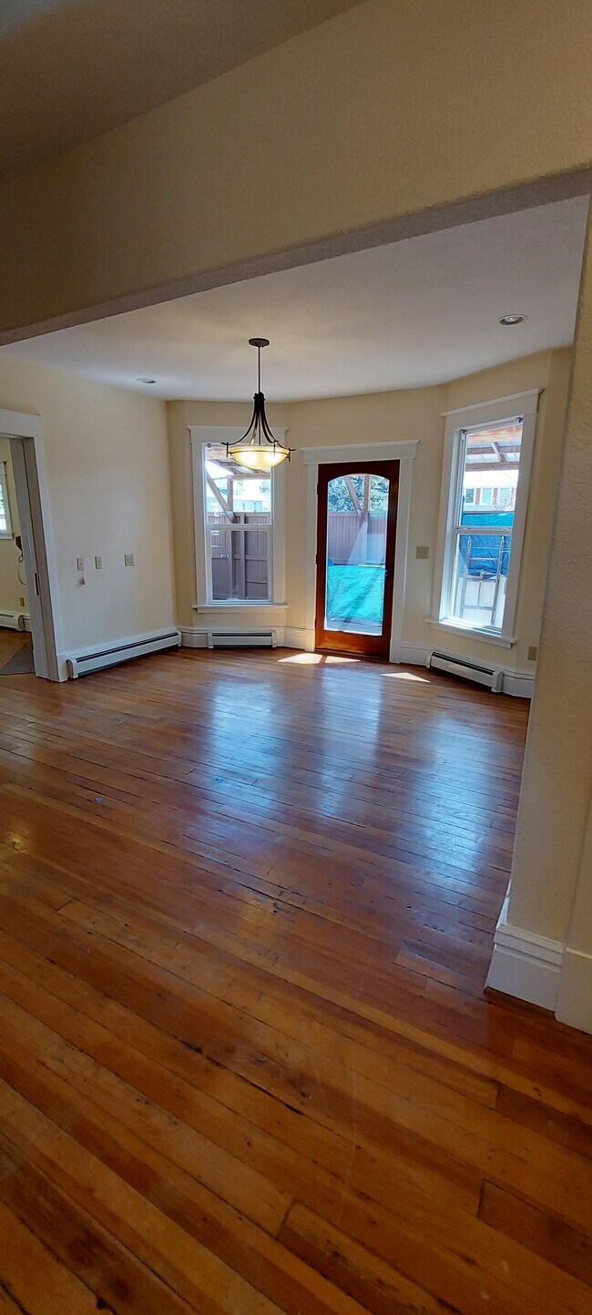 comedor - 520 S 9th St
