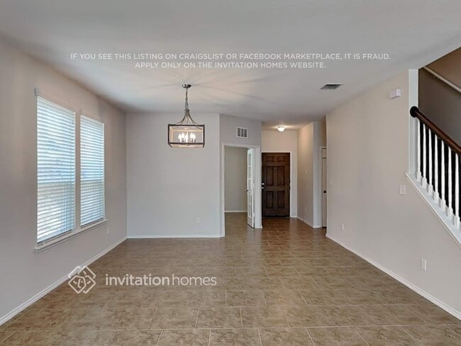 Building Photo - 1607 Crown Daisy