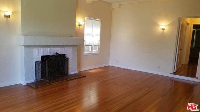 Building Photo - 1125 S Oakhurst Dr