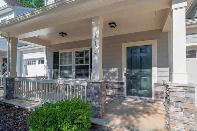 Foto del edificio - Freshly Renovated 4-Bedroom Home with Mode...