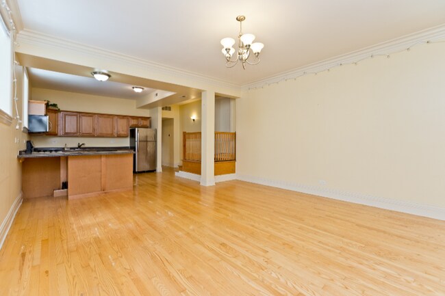 Building Photo - 5444 N Campbell Ave