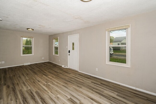 Building Photo - 1506 E Hendryx Ln