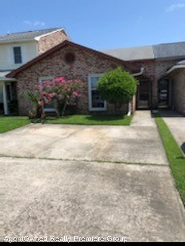 Primary Photo - 2 br, 1.5 bath House - 5564 W Shirley Dr