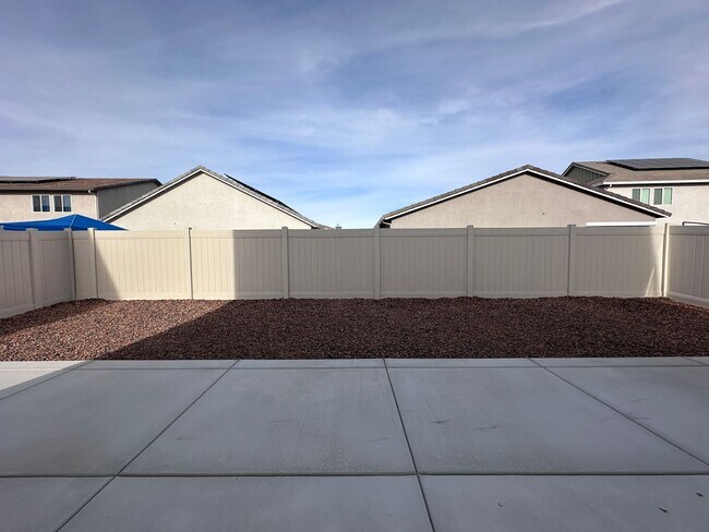 Foto del edificio - 8935 Osterville Wy