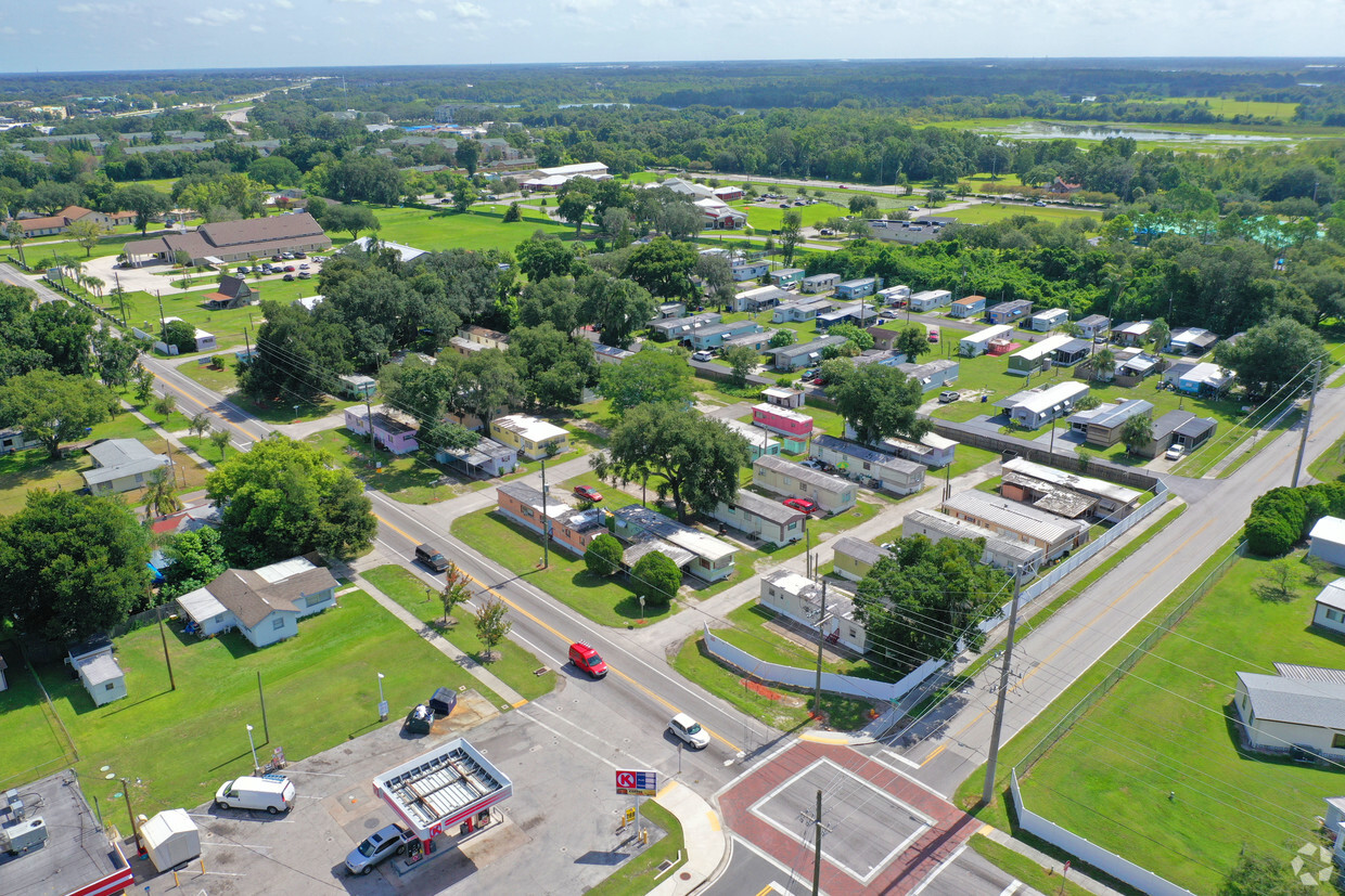 12 Oaks Mobile Home Park - Apartments in Lakeland, FL | Apartments.com