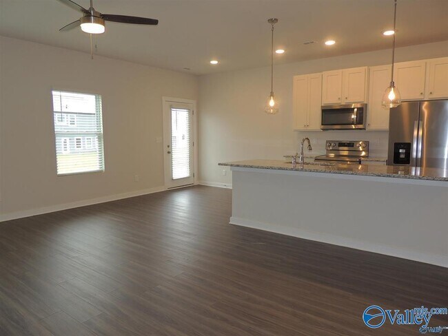 Foto del edificio - 26338 Valley Ridge Rd