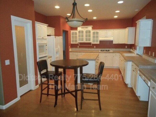 Foto del edificio - 6710 Cinnamon Dr