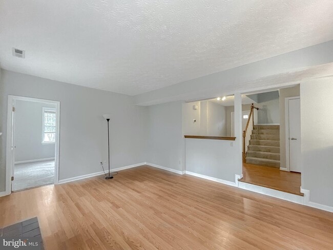 Building Photo - 23230 Hickory Nut Dr