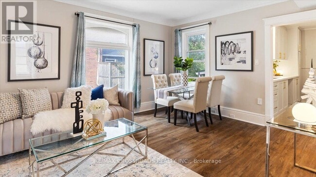 Building Photo - 24 Catharine St