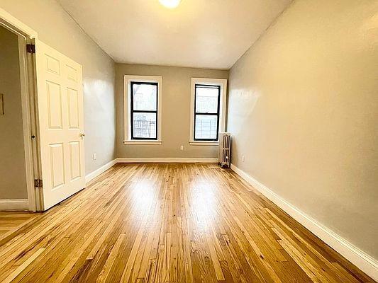 Foto del edificio - 1 bedroom in BRONX NY 10456