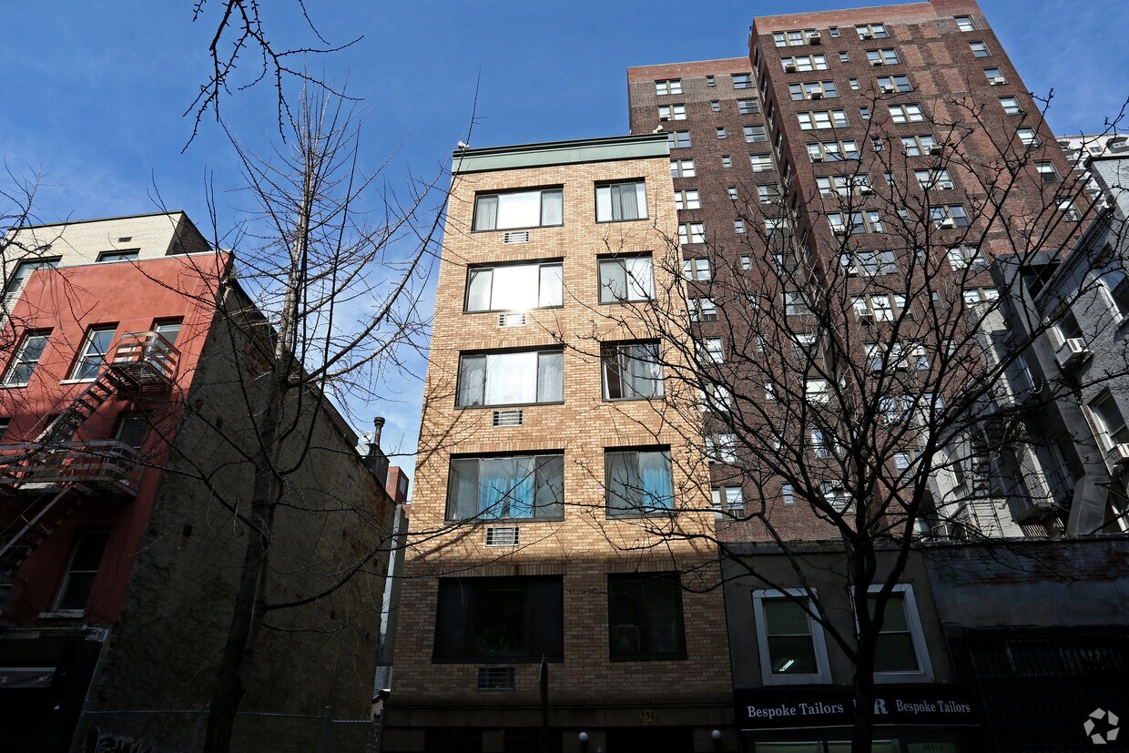 Foto del edificio - 351 E 54th St