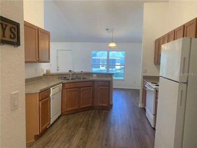 Foto del edificio - 1583 Nora Ln