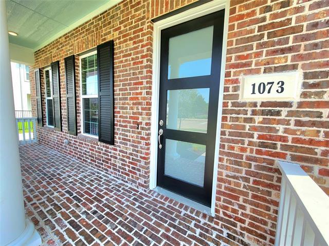 Building Photo - 1073 Sarah St
