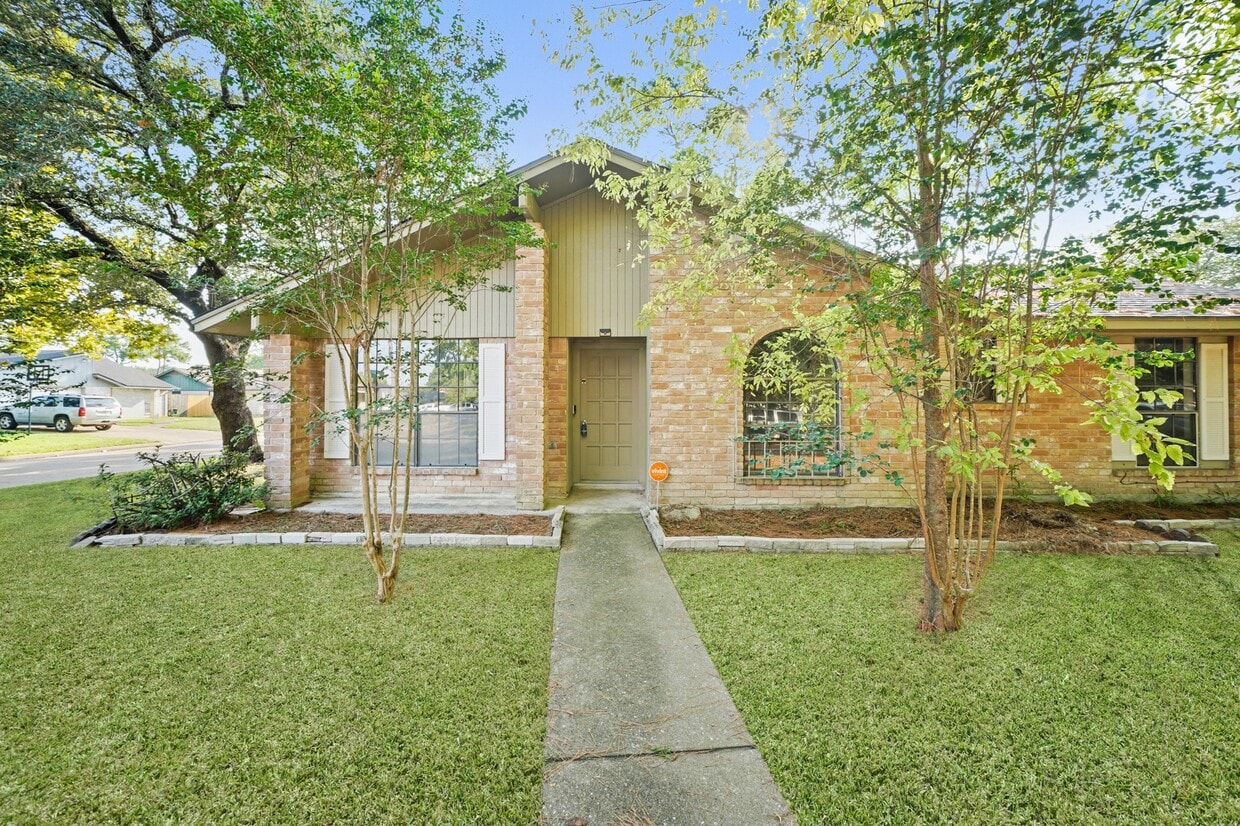 Primary Photo - 9234 Long Barrel Ln