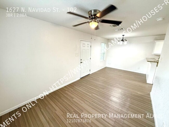 Building Photo - 1627 N Navidad St