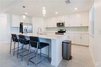Building Photo - 5740 Oakmont Ct