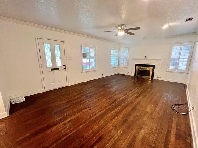 Building Photo - 2475 Evalon Ave