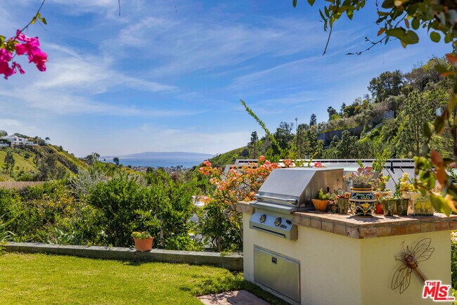 Foto del edificio - 1336 Bienveneda Ave