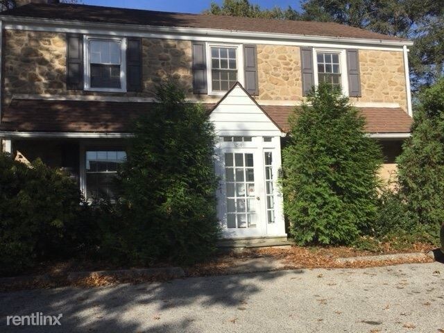 Primary Photo - 3 br, 2 bath Apartment - 1208 Highland Avenue