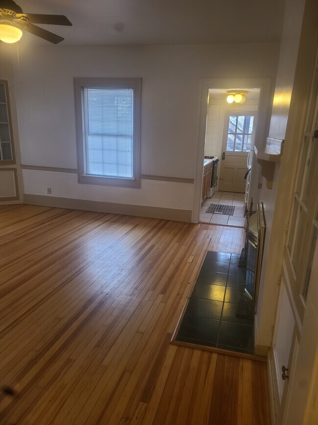 Dining room - 6008 8th Ave