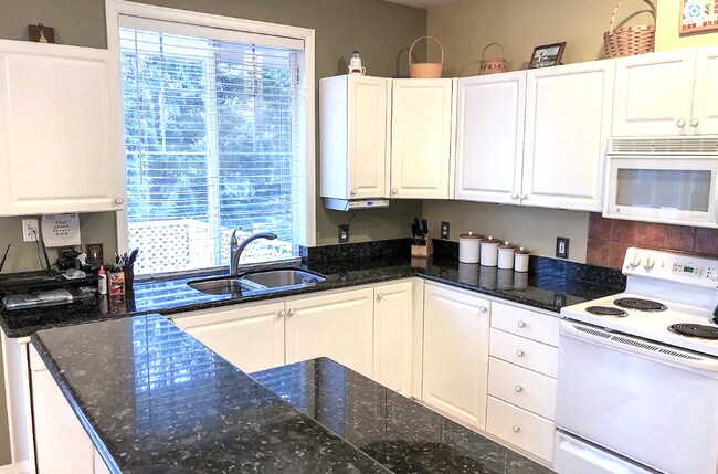 Foto del edificio - Practical 1564 Sqft. Condo in Kent