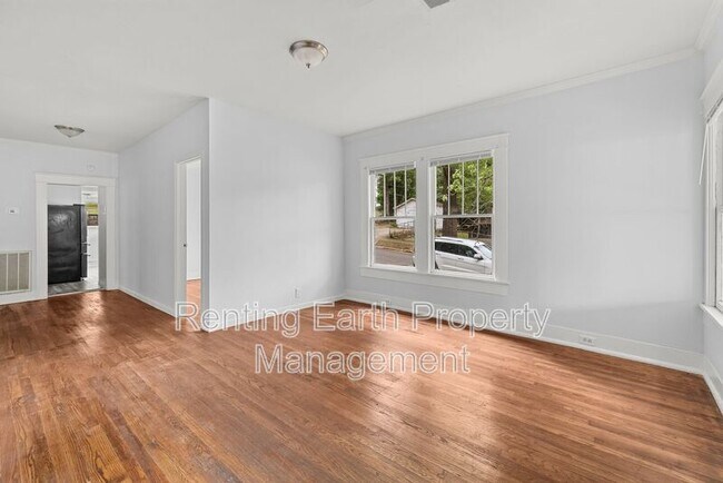 Foto del edificio - 5113 Farrell Ave