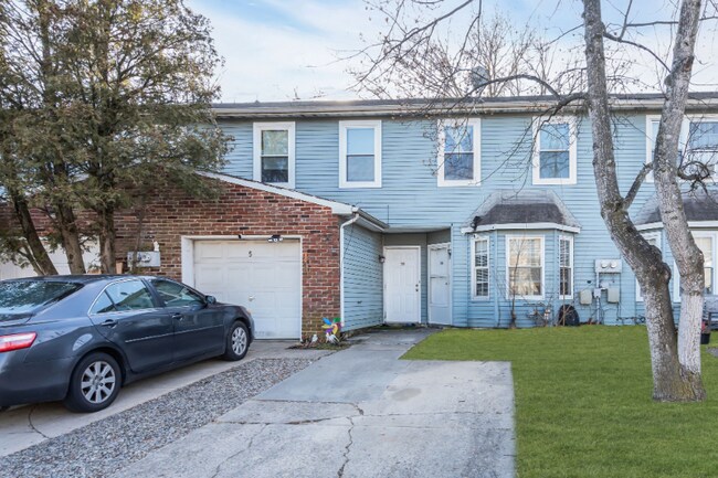 Foto del edificio - 5 Harrington Ln