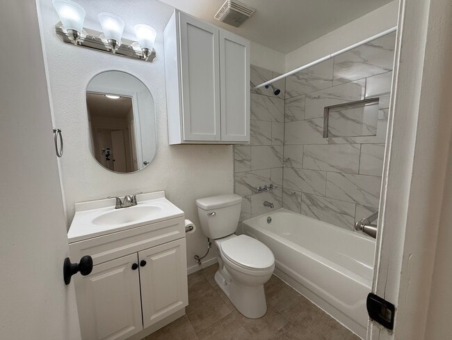 Foto del edificio - 1706 Pleasant Run Rd