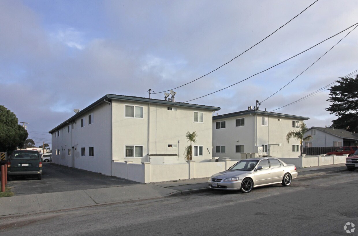 Building Photo - Harcourt & Virginia Apartments
