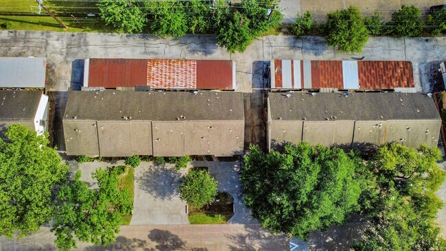 Foto del edificio - 10654 Hazelhurst Dr